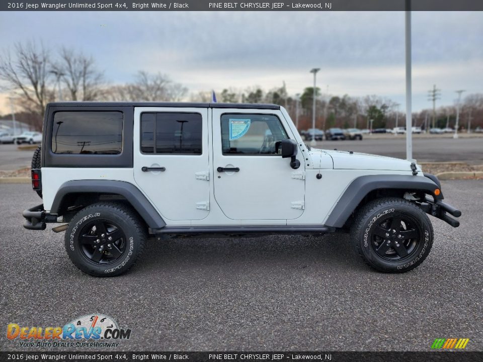 2016 Jeep Wrangler Unlimited Sport 4x4 Bright White / Black Photo #15