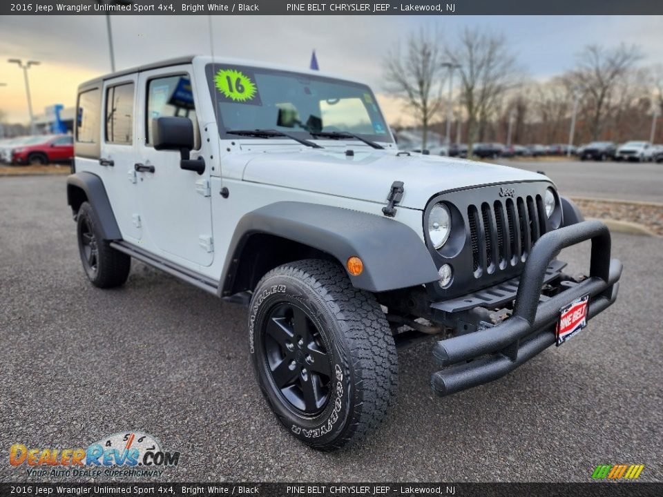 2016 Jeep Wrangler Unlimited Sport 4x4 Bright White / Black Photo #16