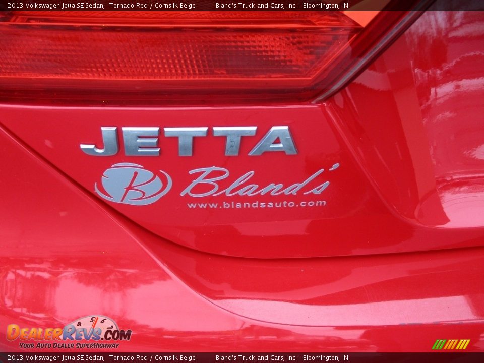 2013 Volkswagen Jetta SE Sedan Tornado Red / Cornsilk Beige Photo #24
