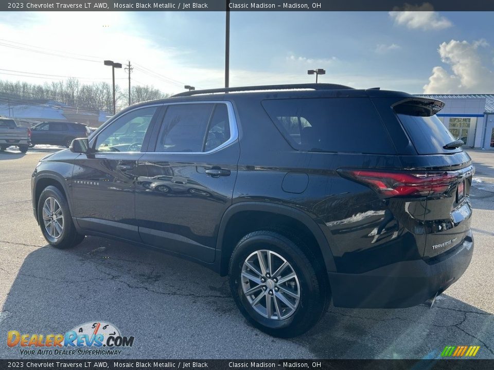 2023 Chevrolet Traverse LT AWD Mosaic Black Metallic / Jet Black Photo #2