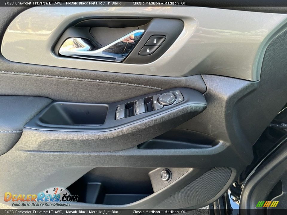 2023 Chevrolet Traverse LT AWD Mosaic Black Metallic / Jet Black Photo #8