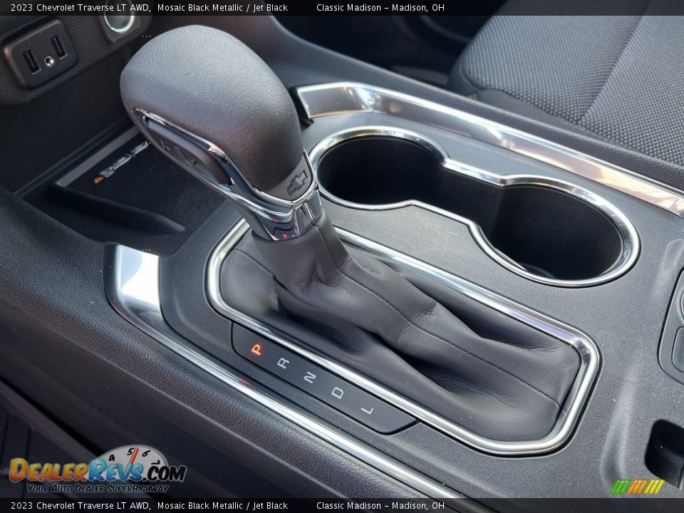 2023 Chevrolet Traverse LT AWD Shifter Photo #14