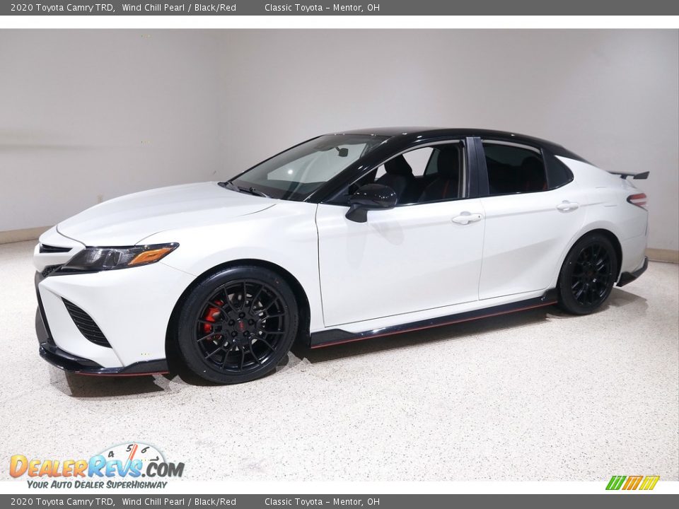 Front 3/4 View of 2020 Toyota Camry TRD Photo #3