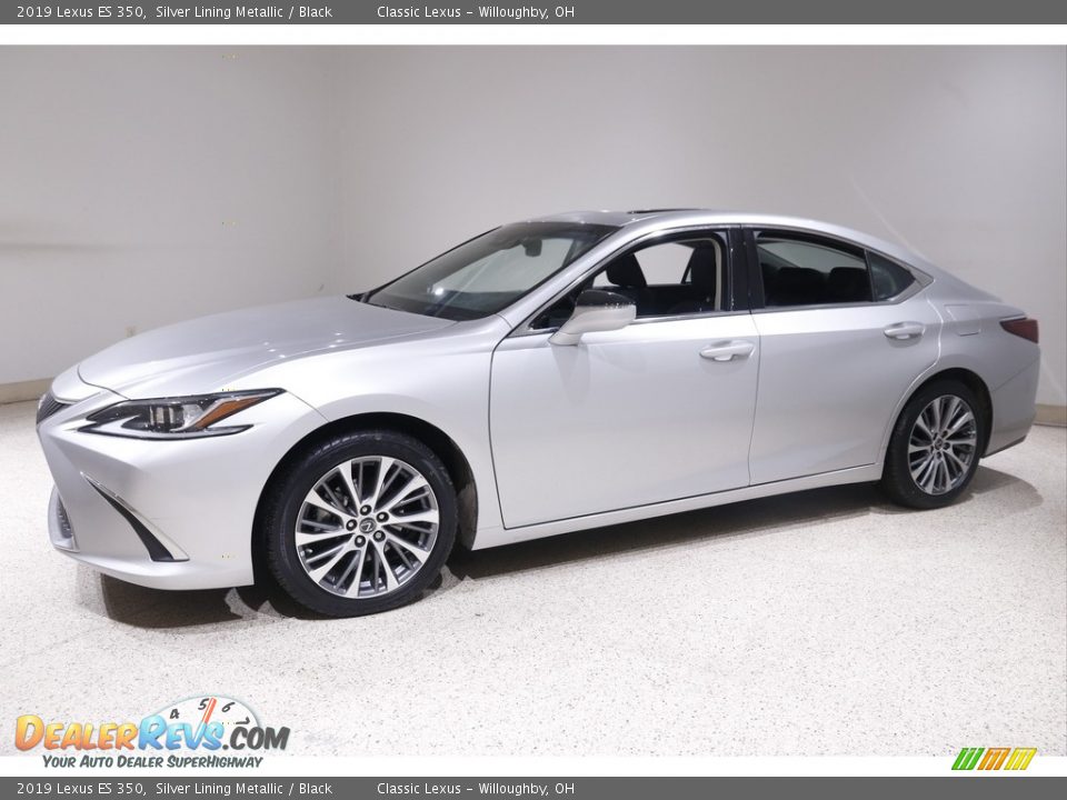 Front 3/4 View of 2019 Lexus ES 350 Photo #3