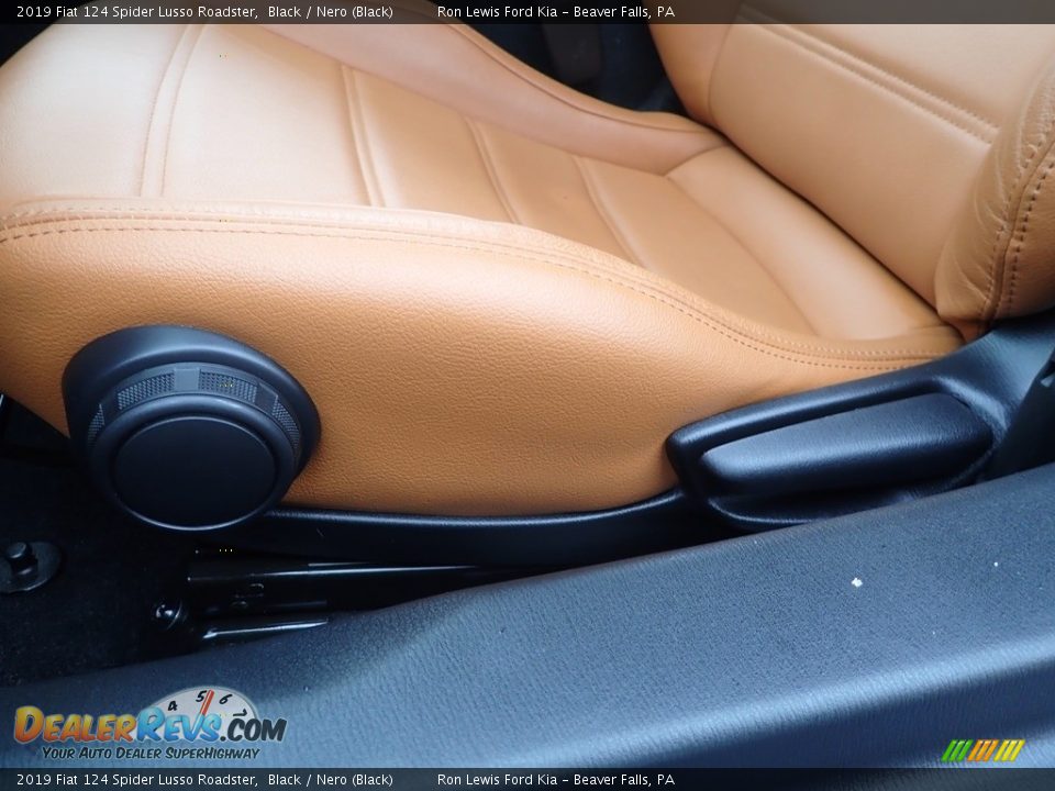 Front Seat of 2019 Fiat 124 Spider Lusso Roadster Photo #14