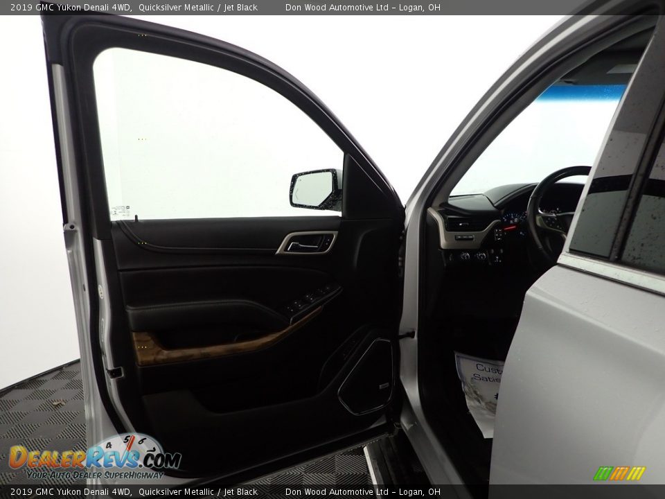 2019 GMC Yukon Denali 4WD Quicksilver Metallic / Jet Black Photo #15