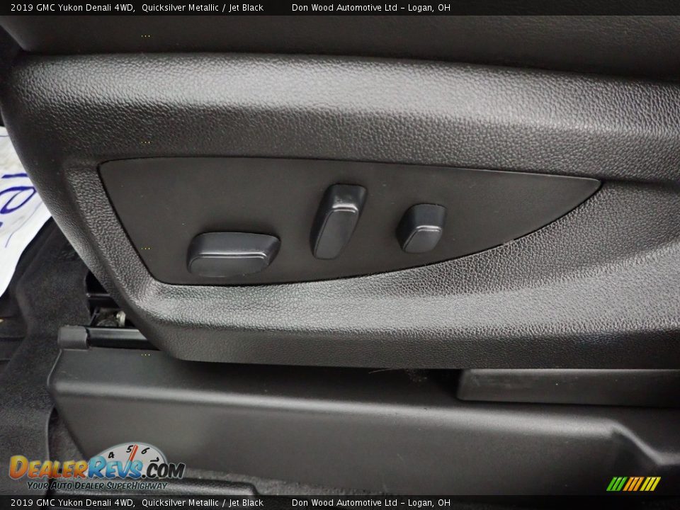 2019 GMC Yukon Denali 4WD Quicksilver Metallic / Jet Black Photo #17