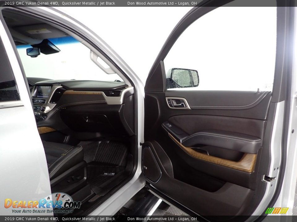 2019 GMC Yukon Denali 4WD Quicksilver Metallic / Jet Black Photo #33