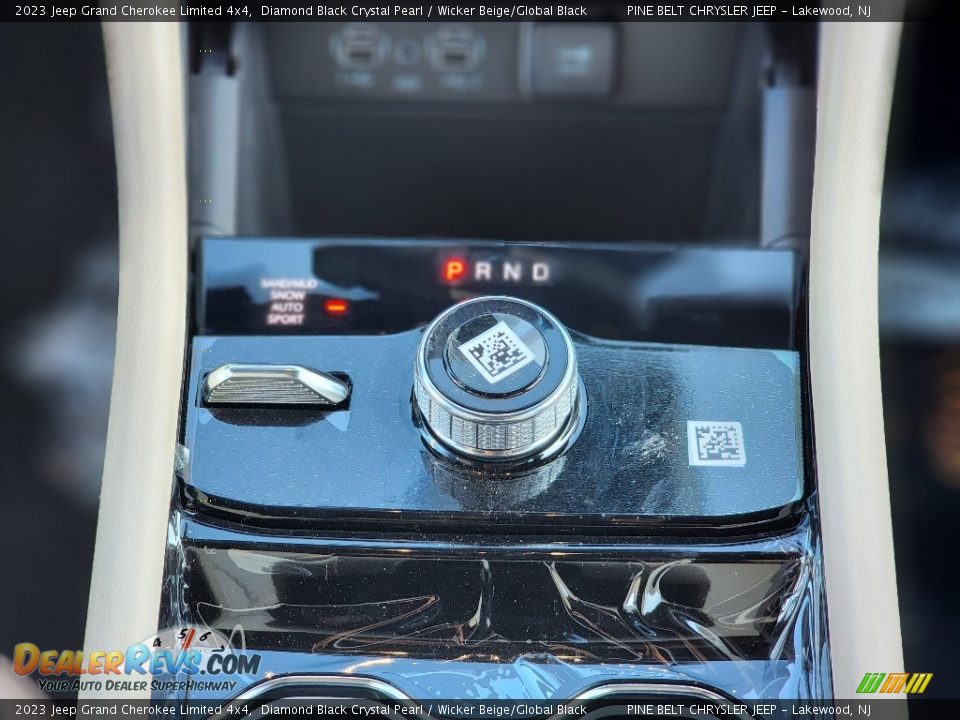 2023 Jeep Grand Cherokee Limited 4x4 Shifter Photo #12