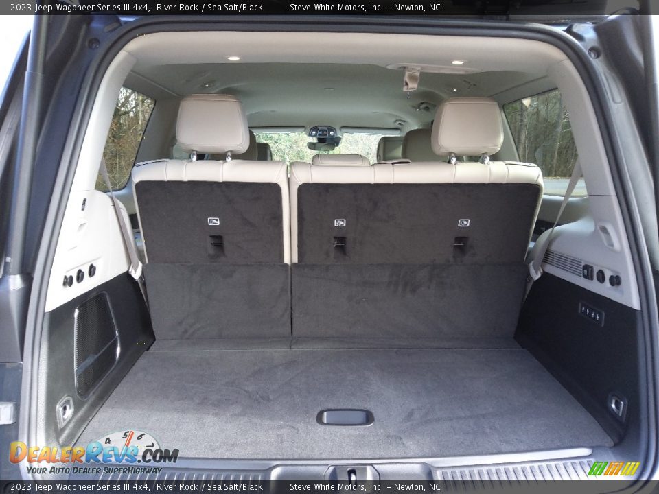 2023 Jeep Wagoneer Series III 4x4 Trunk Photo #18