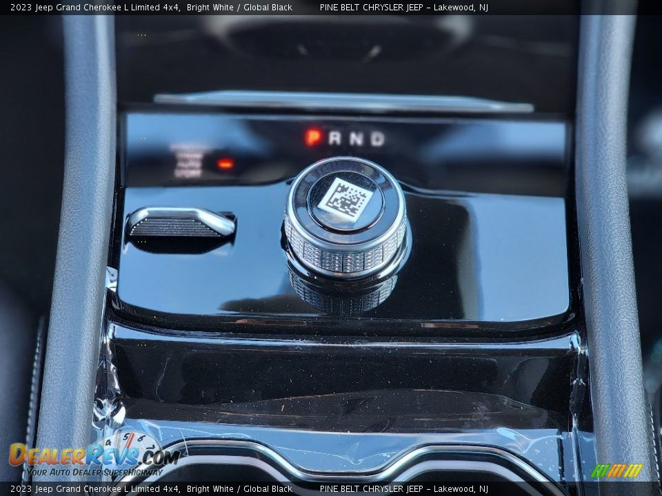 2023 Jeep Grand Cherokee L Limited 4x4 Shifter Photo #9