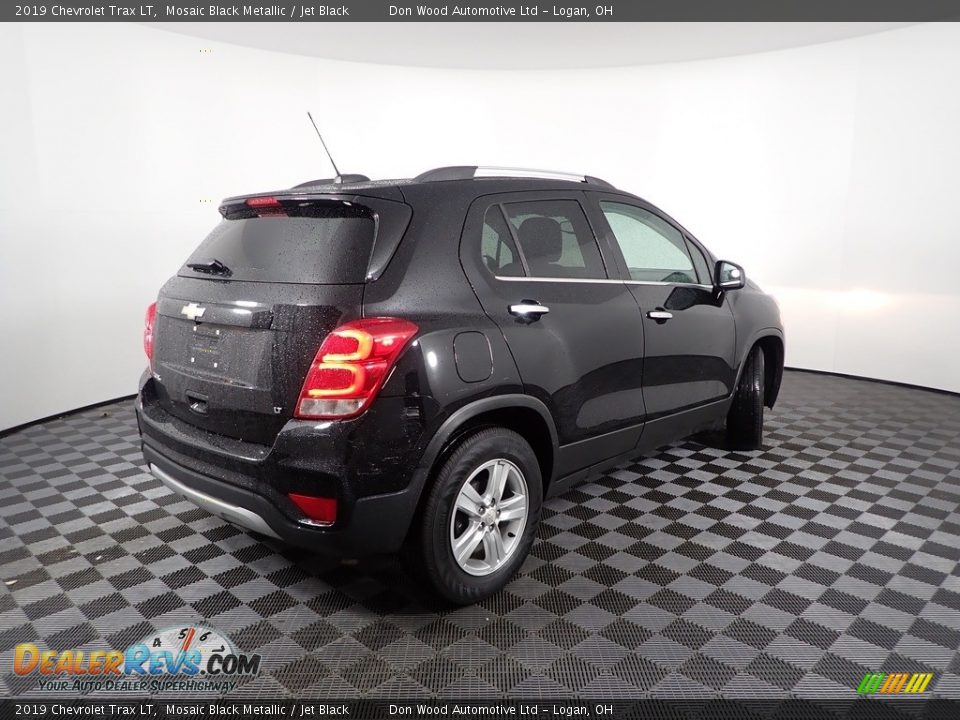 2019 Chevrolet Trax LT Mosaic Black Metallic / Jet Black Photo #11