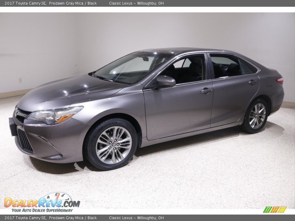 2017 Toyota Camry SE Predawn Gray Mica / Black Photo #3