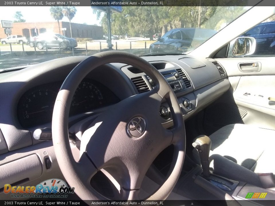 2003 Toyota Camry LE Super White / Taupe Photo #12