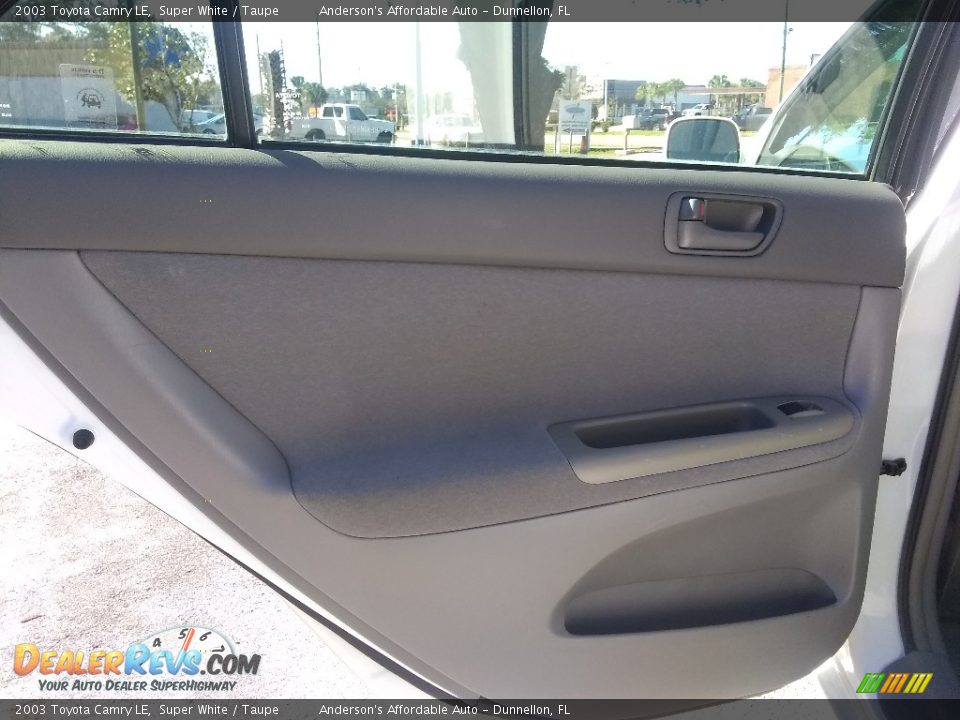 2003 Toyota Camry LE Super White / Taupe Photo #13