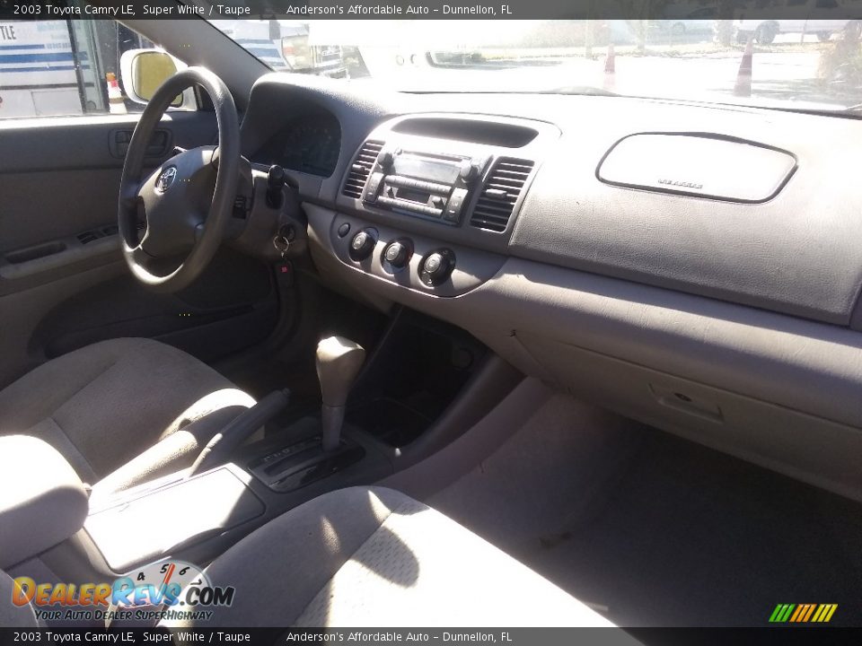 2003 Toyota Camry LE Super White / Taupe Photo #18