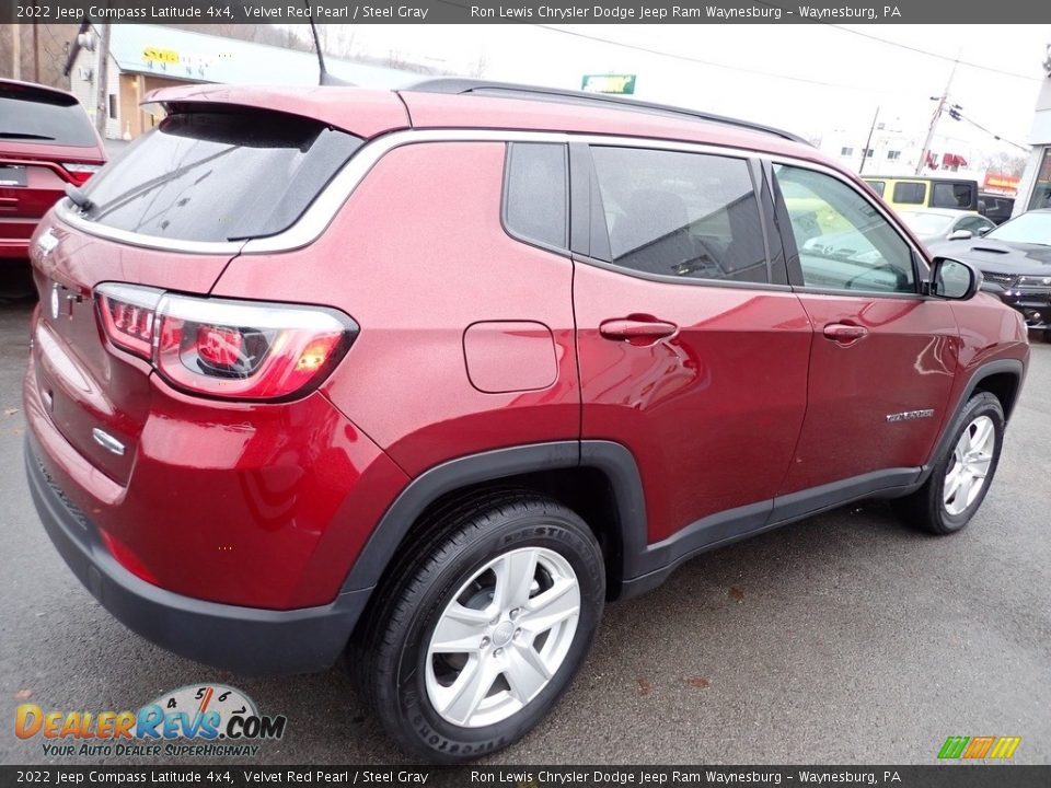 2022 Jeep Compass Latitude 4x4 Velvet Red Pearl / Steel Gray Photo #6