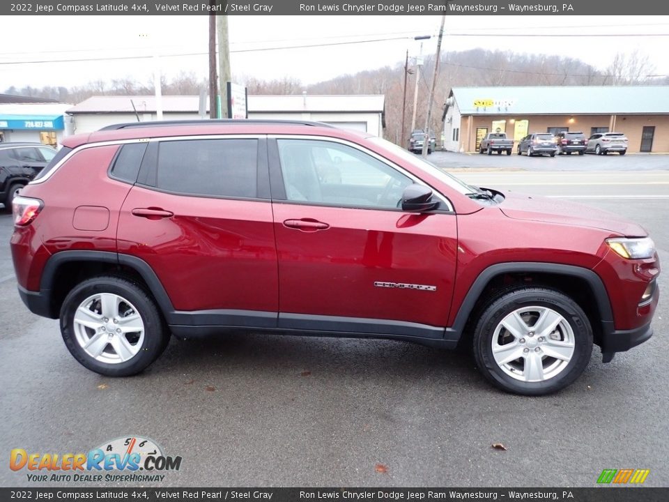 2022 Jeep Compass Latitude 4x4 Velvet Red Pearl / Steel Gray Photo #7