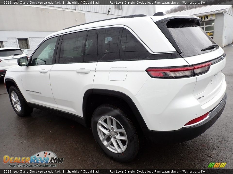 2023 Jeep Grand Cherokee Laredo 4x4 Bright White / Global Black Photo #3