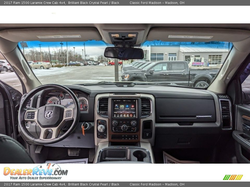2017 Ram 1500 Laramie Crew Cab 4x4 Brilliant Black Crystal Pearl / Black Photo #15