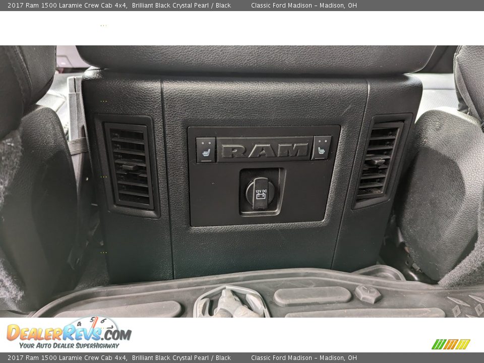 2017 Ram 1500 Laramie Crew Cab 4x4 Brilliant Black Crystal Pearl / Black Photo #18