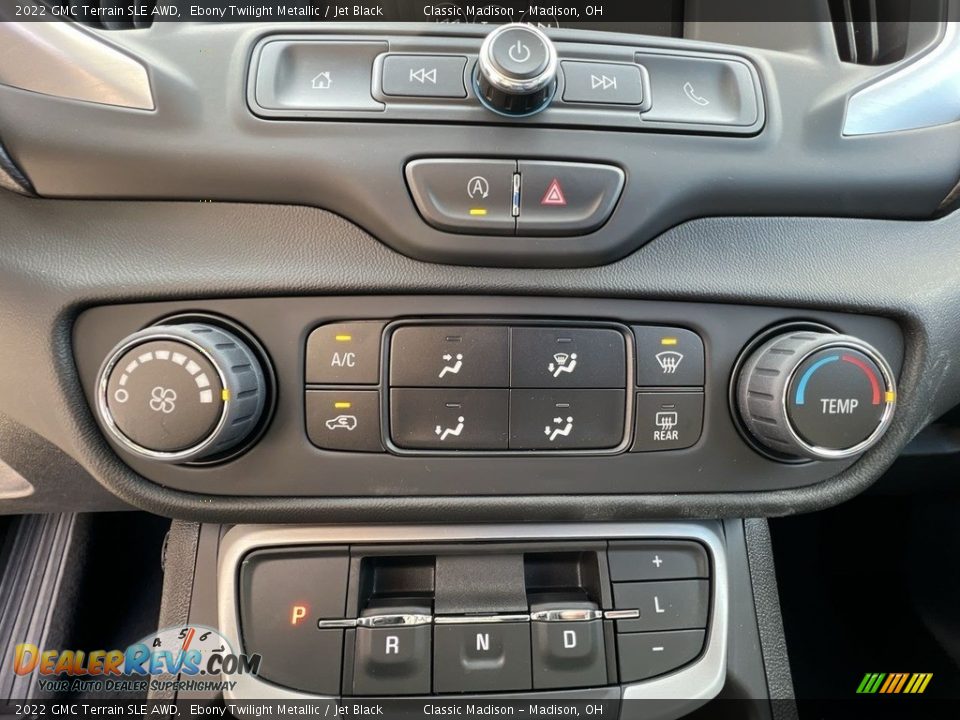 Controls of 2022 GMC Terrain SLE AWD Photo #13