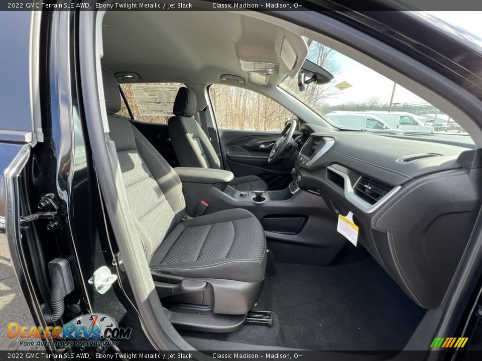 Front Seat of 2022 GMC Terrain SLE AWD Photo #18