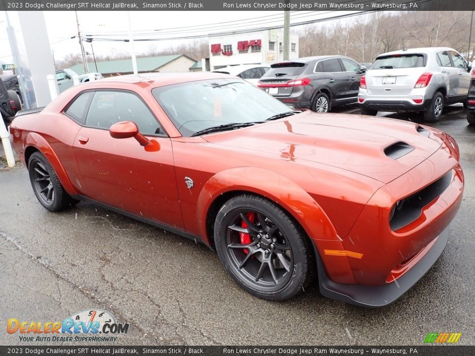 Front 3/4 View of 2023 Dodge Challenger SRT Hellcat JailBreak Photo #8