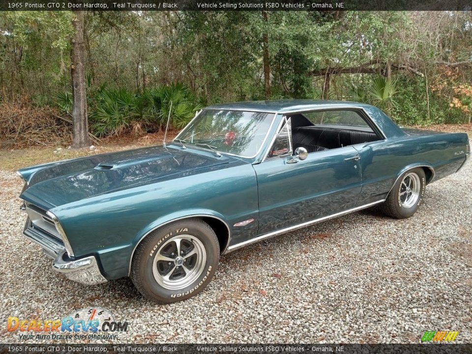 Front 3/4 View of 1965 Pontiac GTO 2 Door Hardtop Photo #1