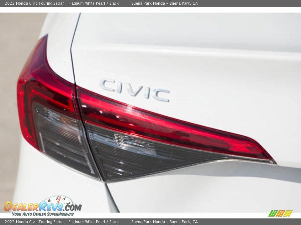 2022 Honda Civic Touring Sedan Platinum White Pearl / Black Photo #10