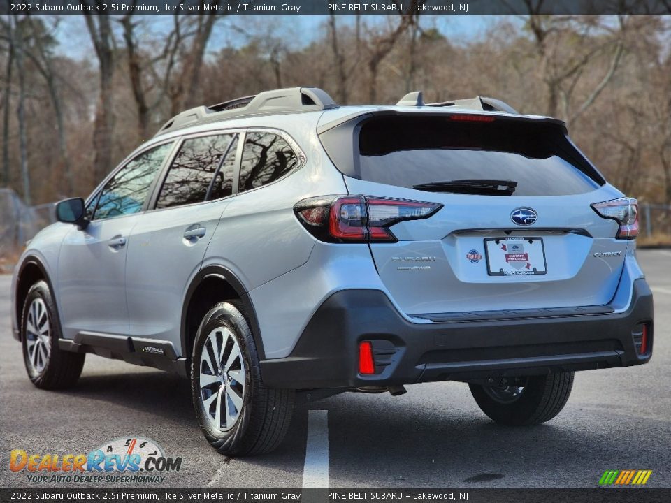 2022 Subaru Outback 2.5i Premium Ice Silver Metallic / Titanium Gray Photo #15