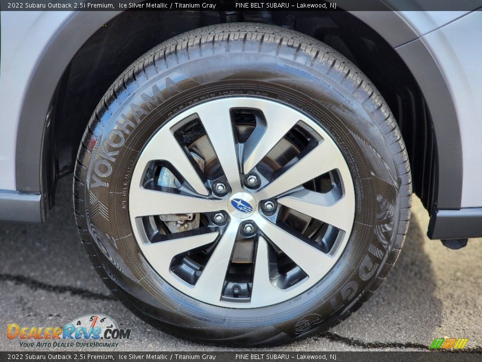 2022 Subaru Outback 2.5i Premium Ice Silver Metallic / Titanium Gray Photo #22