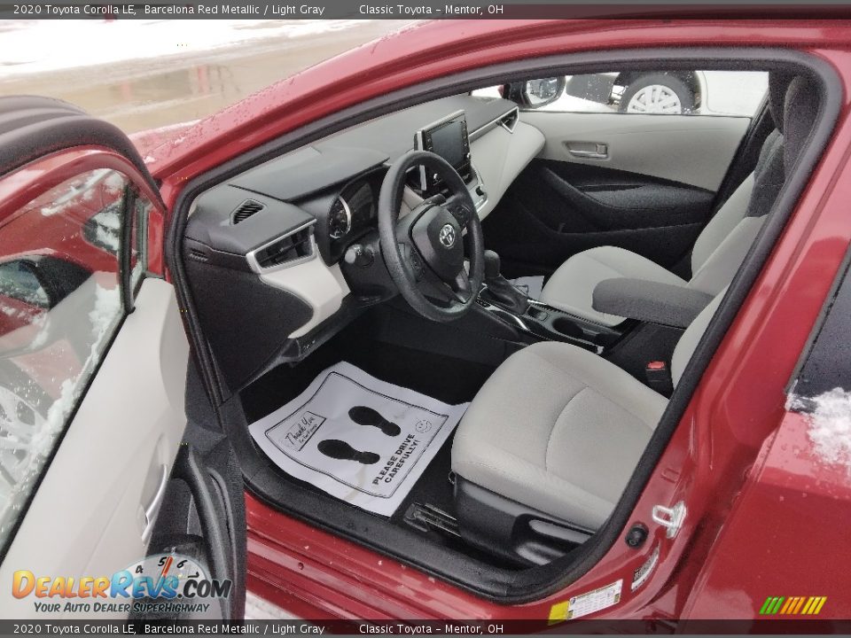 2020 Toyota Corolla LE Barcelona Red Metallic / Light Gray Photo #5