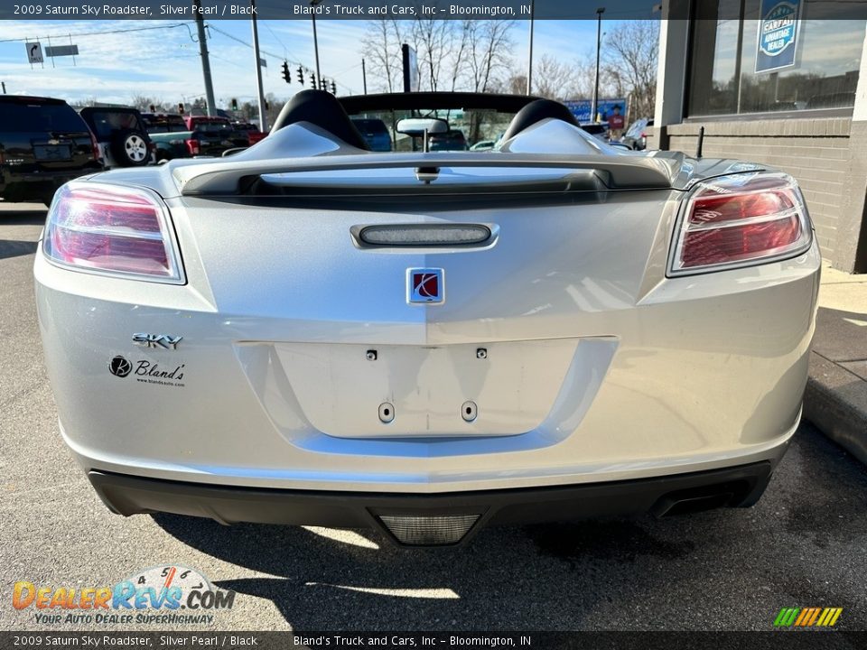 2009 Saturn Sky Roadster Silver Pearl / Black Photo #25