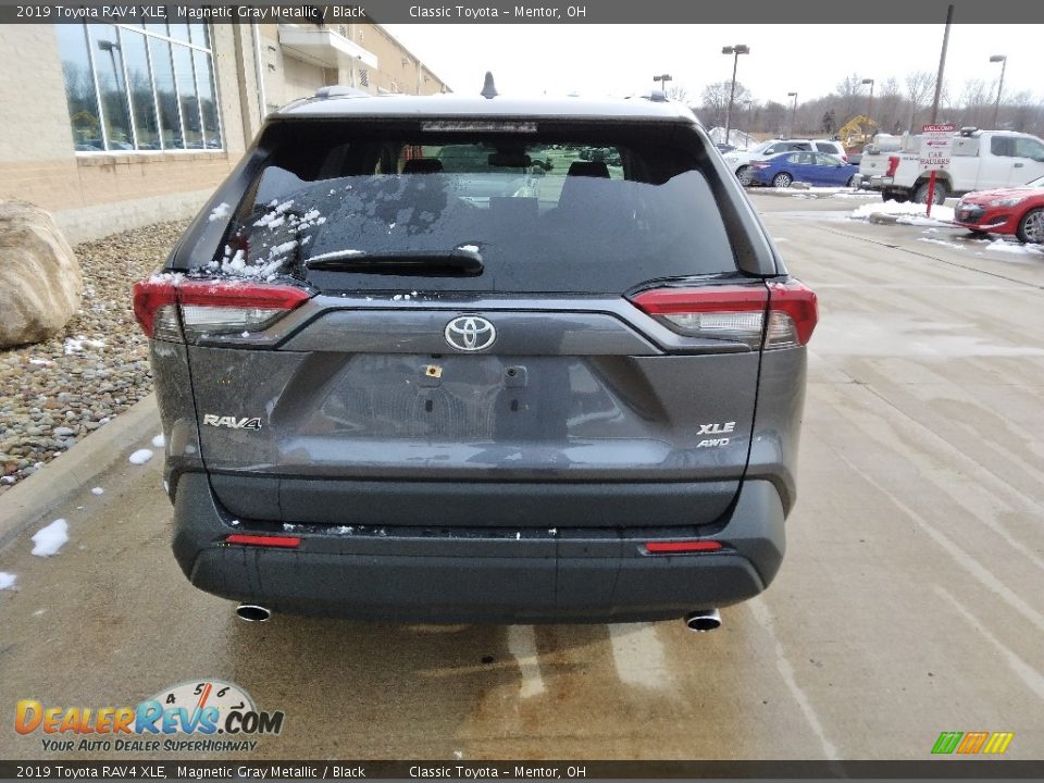 2019 Toyota RAV4 XLE Magnetic Gray Metallic / Black Photo #2