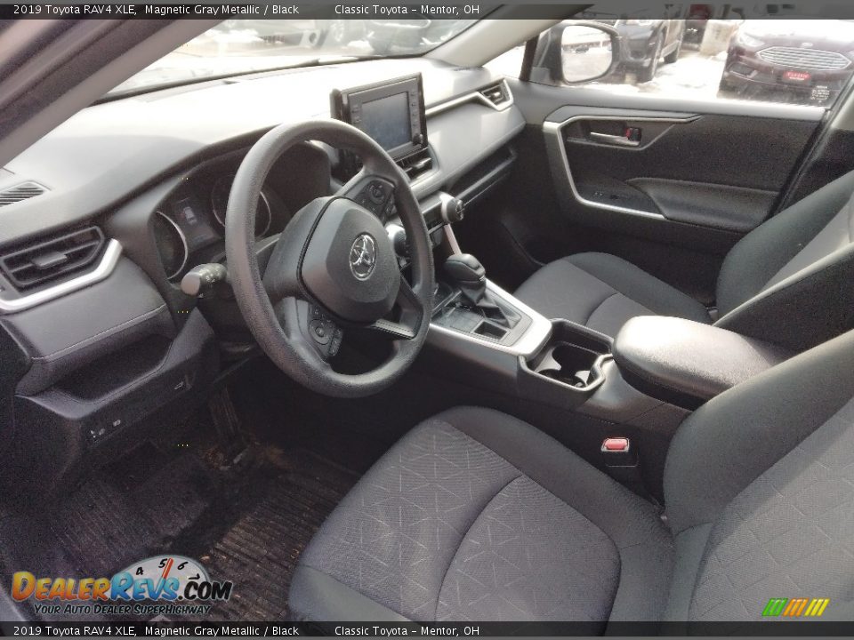 2019 Toyota RAV4 XLE Magnetic Gray Metallic / Black Photo #3