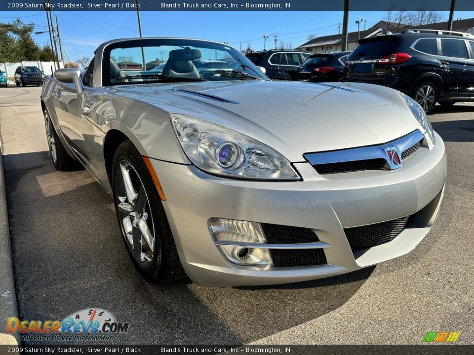 2009 Saturn Sky Roadster Silver Pearl / Black Photo #32