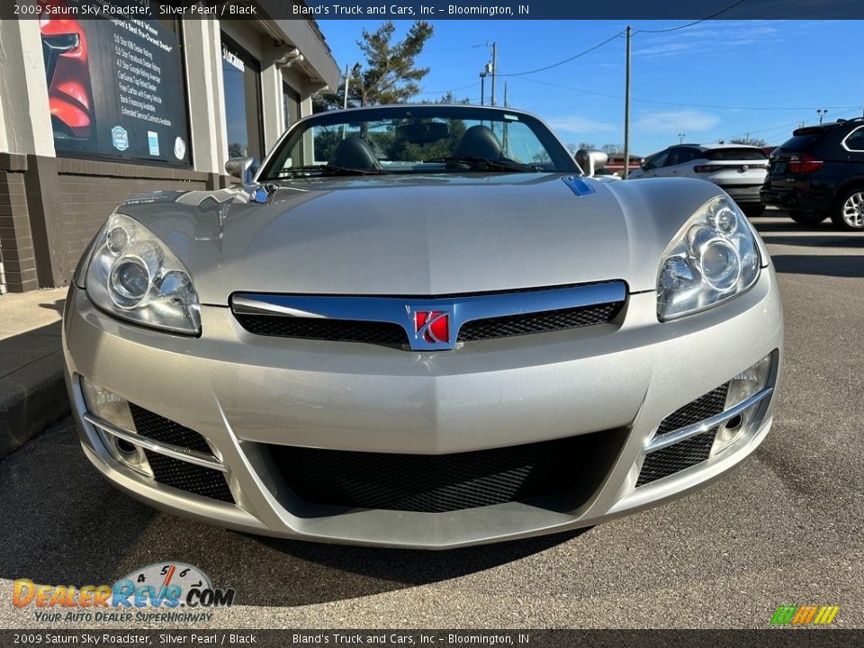 2009 Saturn Sky Roadster Silver Pearl / Black Photo #33