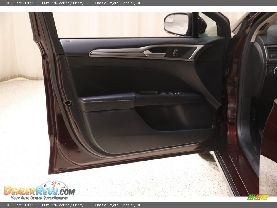 2018 Ford Fusion SE Burgundy Velvet / Ebony Photo #5