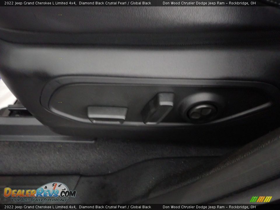2022 Jeep Grand Cherokee L Limited 4x4 Diamond Black Crystal Pearl / Global Black Photo #15