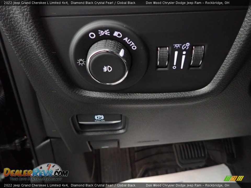 2022 Jeep Grand Cherokee L Limited 4x4 Diamond Black Crystal Pearl / Global Black Photo #17