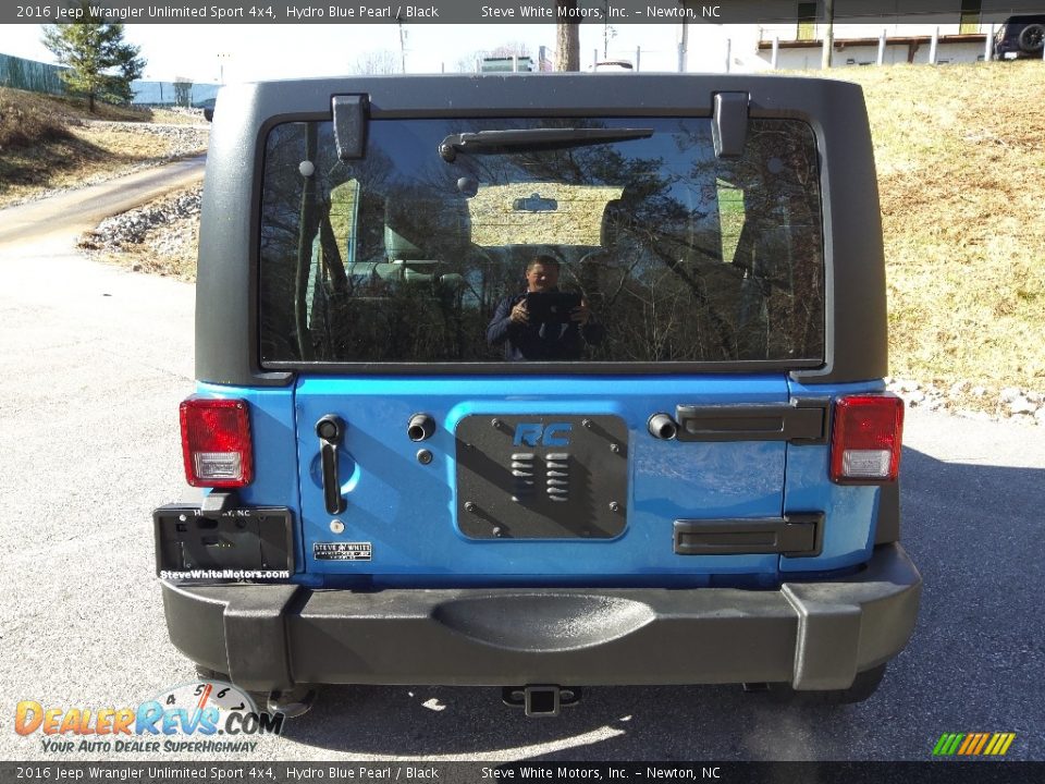 2016 Jeep Wrangler Unlimited Sport 4x4 Hydro Blue Pearl / Black Photo #7