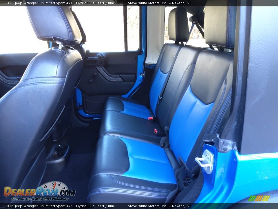 2016 Jeep Wrangler Unlimited Sport 4x4 Hydro Blue Pearl / Black Photo #14