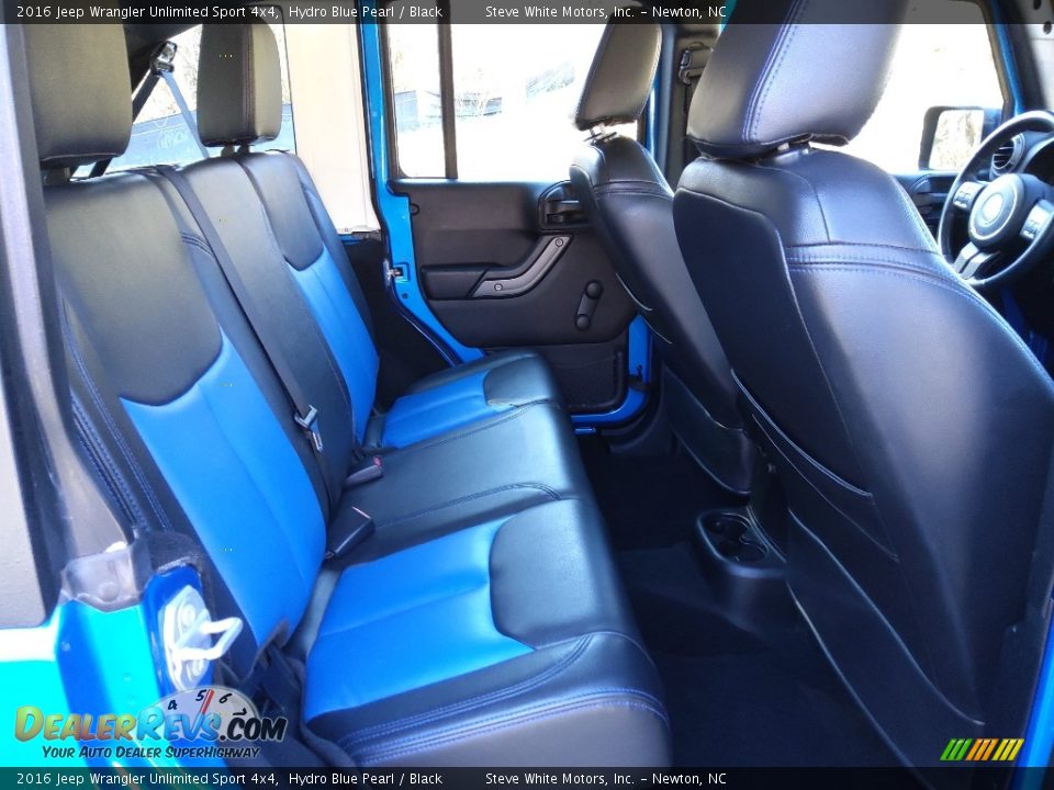 2016 Jeep Wrangler Unlimited Sport 4x4 Hydro Blue Pearl / Black Photo #16