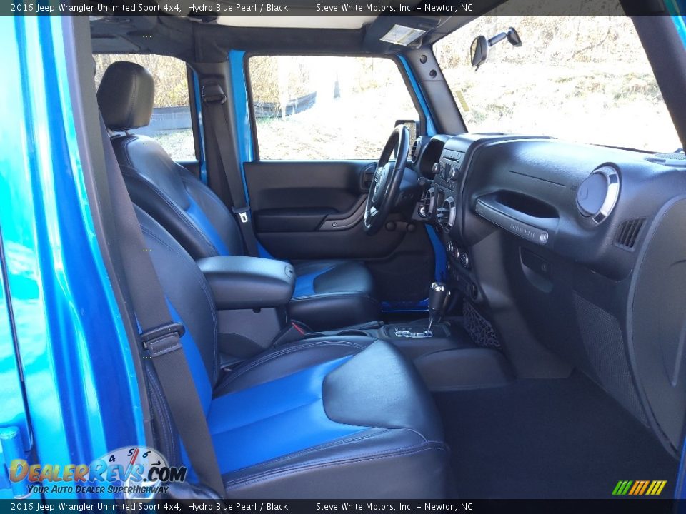 2016 Jeep Wrangler Unlimited Sport 4x4 Hydro Blue Pearl / Black Photo #17
