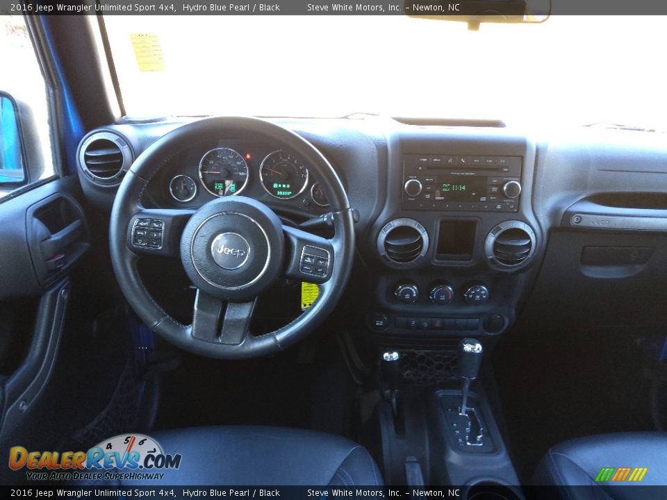 2016 Jeep Wrangler Unlimited Sport 4x4 Hydro Blue Pearl / Black Photo #18