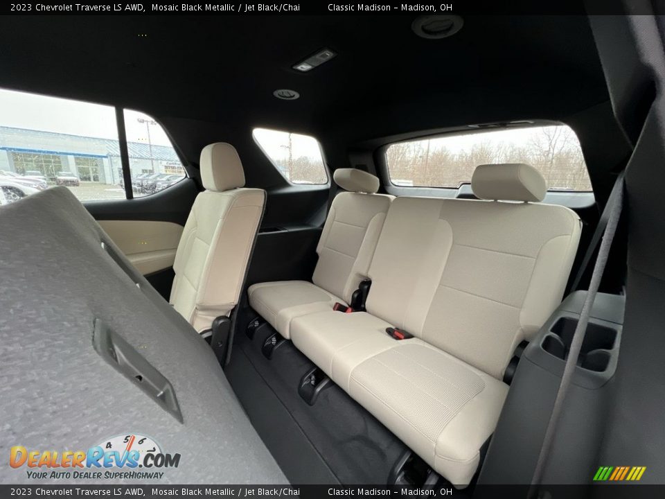 2023 Chevrolet Traverse LS AWD Mosaic Black Metallic / Jet Black/Chai Photo #17