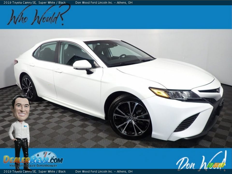 2019 Toyota Camry SE Super White / Black Photo #1