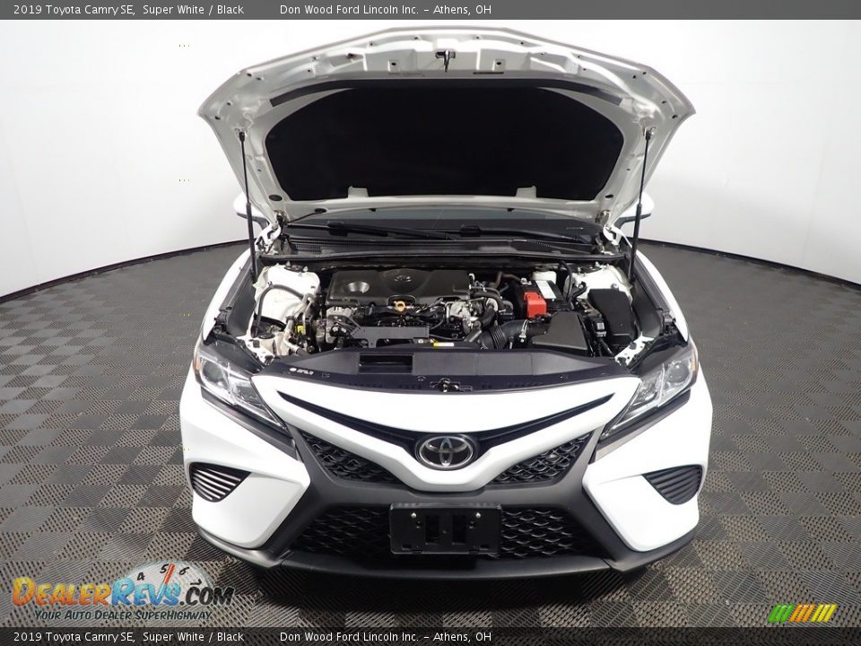 2019 Toyota Camry SE Super White / Black Photo #6