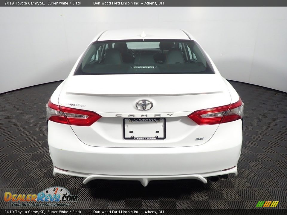 2019 Toyota Camry SE Super White / Black Photo #13